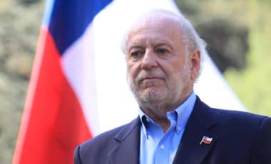 Mario Undurraga niega participación en posible compra del edificio La Araucana