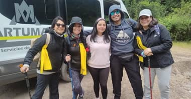 Funcionarios del Colegio Manuel Larraín de Curicó participaron en trekking a sector La Buitreras