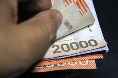 Sueldo mínimo subirá entre $11 mil y $12 mil este 1 de enero