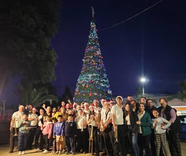 Municipio de Teno encendió árbol de Navidad en la Plaza de Armas