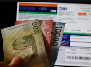 SEC instruye a CGE abstenerse de cobrar el "Consumo No Registrado" en boletas de luz