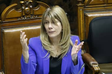 Senadora Ximena Rincón criticó al Gobierno por Ley Corta de Isapres