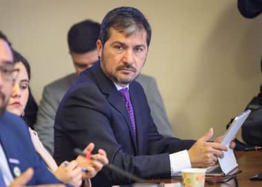 Diputado Hugo Rey explicó inhabilitación al votar proyecto que reconoce deuda histórica docente