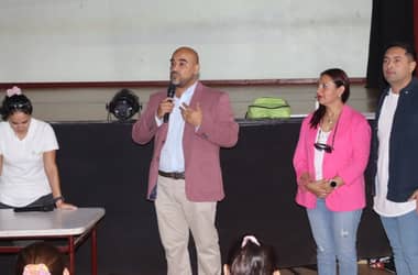 Familias del proyecto Parque del Sol en Molina recibieron asesorías ante inminente entrega de casas