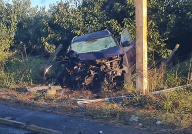 Mujer en estado grave tras colisión vehicular en la Ruta J-60 en Rauco