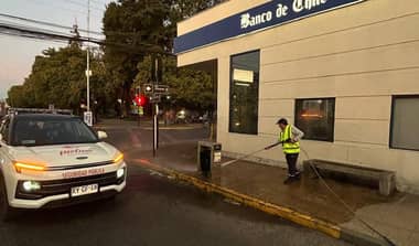 Implementan lavado nocturno de calles en el centro de Molina