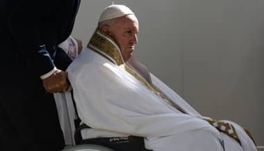 El papa Francisco sigue en estado crítico: tiene una insuficiencia renal leve y necesita oxígeno