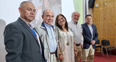 María Cecilia Casanova celebra 35 años en salud primaria y recibe homenaje en Curicó