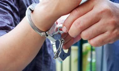 Imputado por homicidio frustrado de inspector de Seguridad Pública de Curicó quedó con arresto domiciliario nocturno