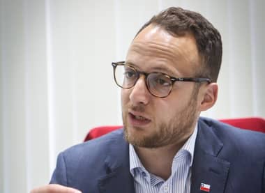Diputado Guzmán arremete contra exalcalde de Curicó por dichos sobre déficit municipal