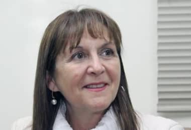 Directora del DAEM Curicó cumple ocho meses suspendida: Sigue recibiendo su remuneración