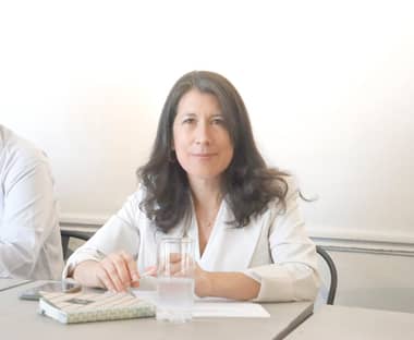 Pamela Henríquez apunta a ex autoridades por crisis financiera e inclusión del mercado en leaseback