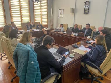 Concejo municipal aprueba iniciativas para mejorar la infraestructura en Curicó