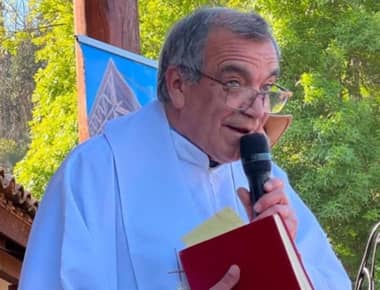 Comunidad de Paredones lamenta el fallecimiento del querido Padre Fermín Castro: Funerales serán mañana en Lautaro