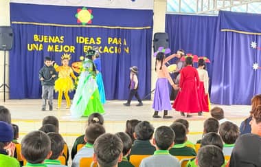 Colegio Rayen Mapu recibe reconocimiento nacional por buenas prácticas educativas