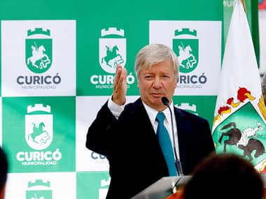 Alcalde de Curicó anuncia medidas contra funcionarios por licencias médicas fraudulentas