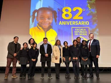 Escuela Brasil de Curicó celebra 82 años con emotiva ceremonia