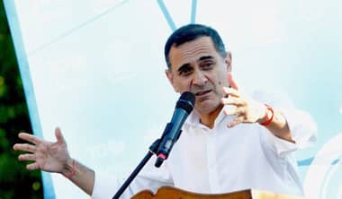 Javier Muñoz acusa a diputado Moreno de desinformación tras críticas por $3.700 millones en licencias médicas