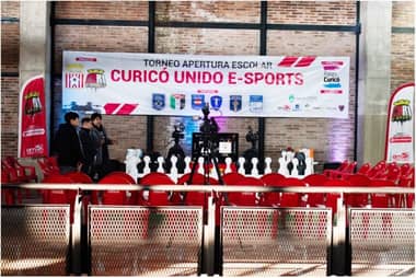Éxito total en la primera edición del Torneo Escolar Esports 2025 en Paseo Curicó