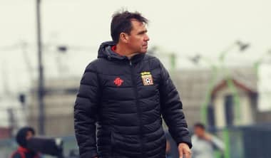 “Hace un partido ponía los letreros en el estadio y hoy estuve al frente del equipo”
