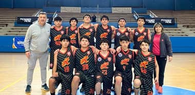 Colegio Rauquén se corona campeón comunal de básquetbol juvenil varones en Curicó