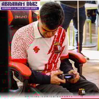 Abraham Díaz hace historia en Curicó Esports: es el primer jugador academy con discapacidad visual