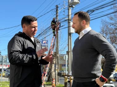 Diputado Guzmán y concejal Moller valoran inicio del retiro de cables en desuso en Talca