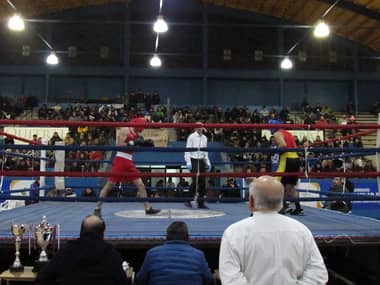 "El actual tiene 100 años": Boxeo curicano busca apoyo del GORE para un nuevo ring profesional