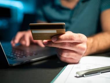 Matrimonio curicano pide devolución de dinero transferido por error