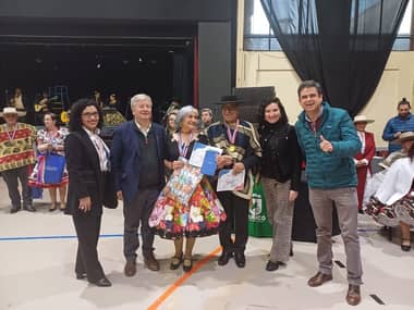 Tomás Dote y Eliza Quiroz ganan el Campeonato Comunal de Cueca del Adulto Mayor en Curicó