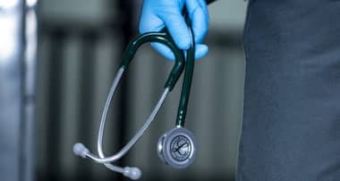 Médicos denuncian a la UCM por irregularidades en ejecución del programa Becas Maule