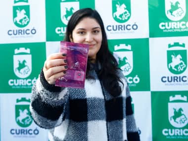 Curicó inaugura primer dispensador de preservativos en la región para promover la educación sexual