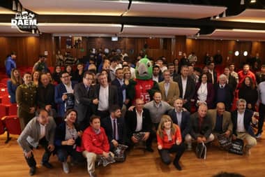 ¿Dónde están los deportistas? Polémica fotografía empaña el lanzamiento de los Juegos Binacionales