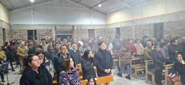 Emotiva consagración: Sector Los Guindos de Curicó recupera su capilla tras 15 años del 27F