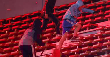 Hincha de La U fue apuñalado y se encuentra en estado grave en Argentina, confirma embajador