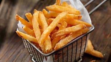 Día Mundial de las Papas Fritas: Comida rápida se consolida como el acompañamiento más pedido en Chile