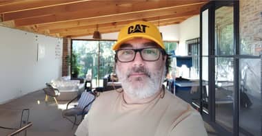 “No podía defenderme”: El dramático relato de un hombre que fue adoptado ilegalmente a un día de nacer en Curicó