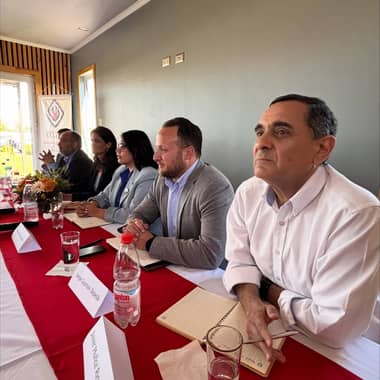 Curicó vivió su primer debate ciudadano con miras a las elecciones de noviembre