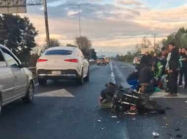 [Actualización] Grave motorista tras colisión múltiple en la Ruta 5 Sur en Curicó