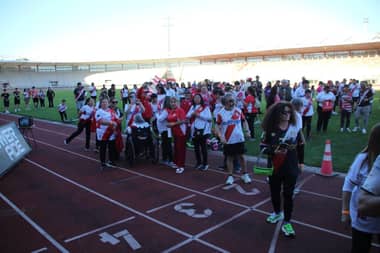 La "familia albirroja" se une en la primera Corrida Familiar de Curicó Unido