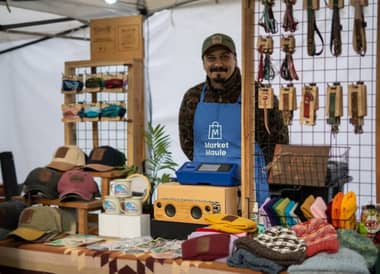 Emprendedores se reúnen en la Expo Market Maule de Molina