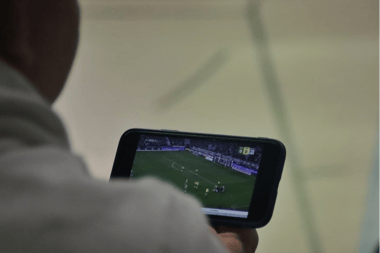 Cómo siguen el deporte los maulinos desde el móvil: apps, datos y buenas prácticas para no perderse ningún partido
