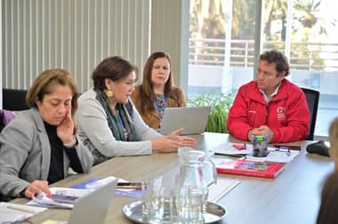 Gobierno Regional evalúa programa Becas Maule reforzando su compromiso con la formación de especialistas