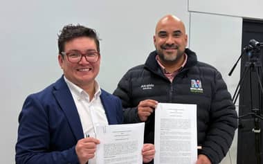 Firman convenio para potenciar el transporte en escuelas de Molina