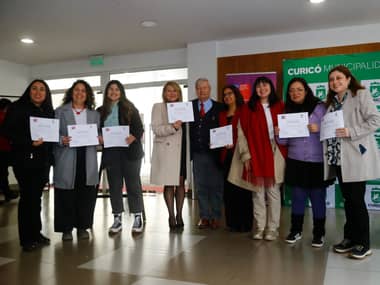 Certifican a 57 personas como asesores para prevenir la violencia de género en Curicó
