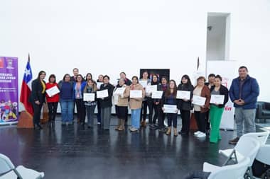 25 emprendedoras de Licantén se certifican en el proyecto “Creando Mi Marca”