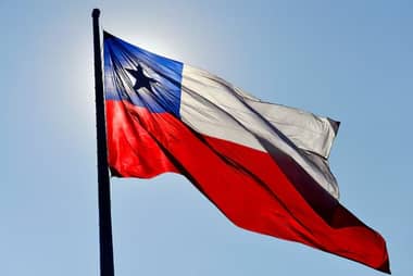 Fiestas Patrias: Es obligatorio izar la bandera chilena y hay multas por no hacerlo