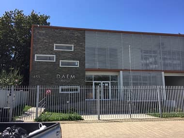 DAEM Curicó presenta plan para reducir déficit que incluye fusión de colegios