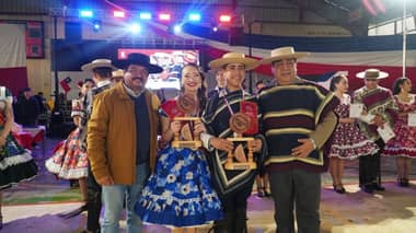 Pareja curicana fue la ganadora del regional juvenil de cueca realizado en Licantén