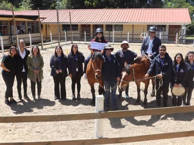 Piloto de equinoterapia del programa HPV de Junaeb realizó cierre comunal en Molina